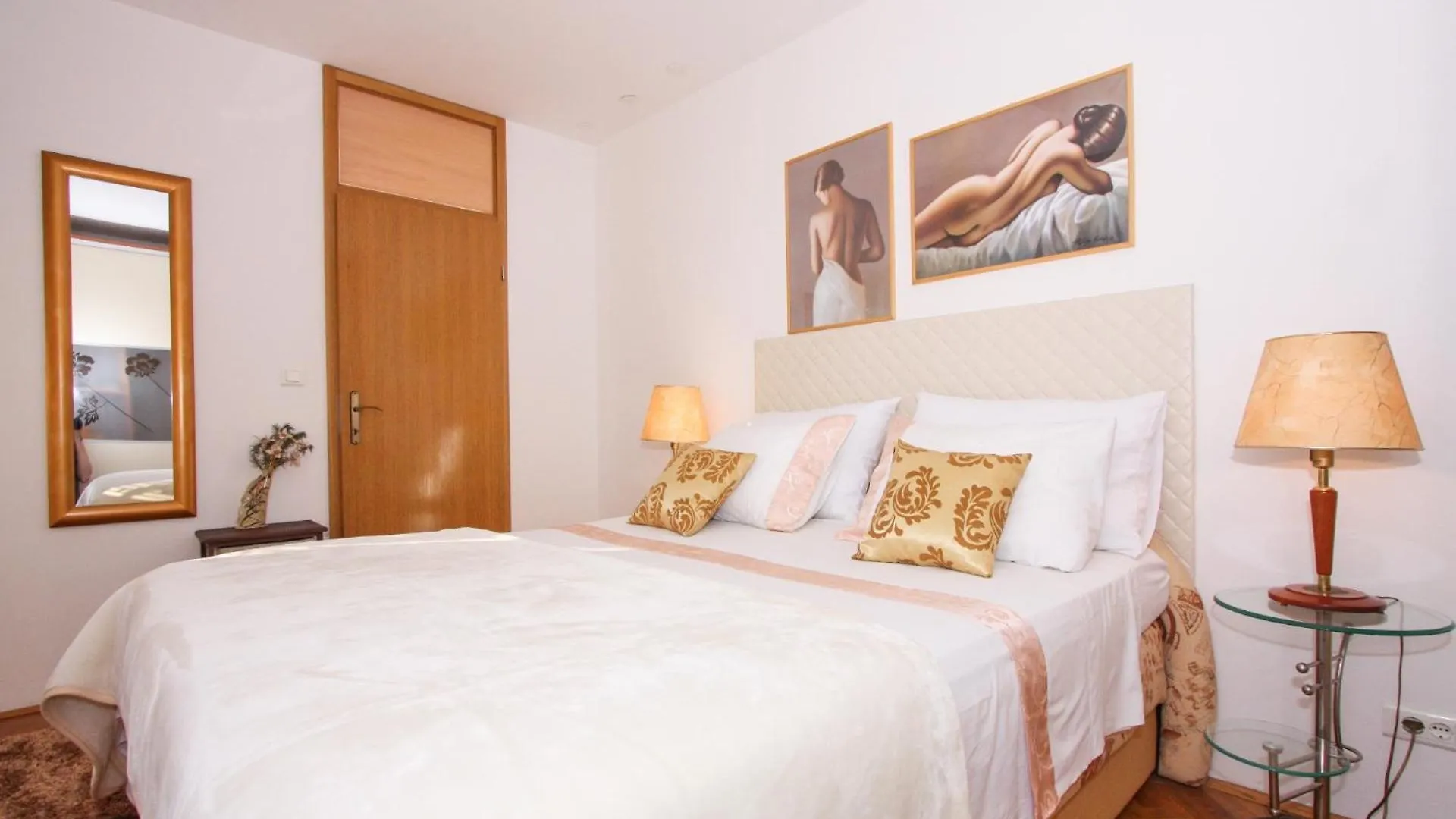 Duplex 3 Rooms Apartment With Garden And Garage Near To Beach Split